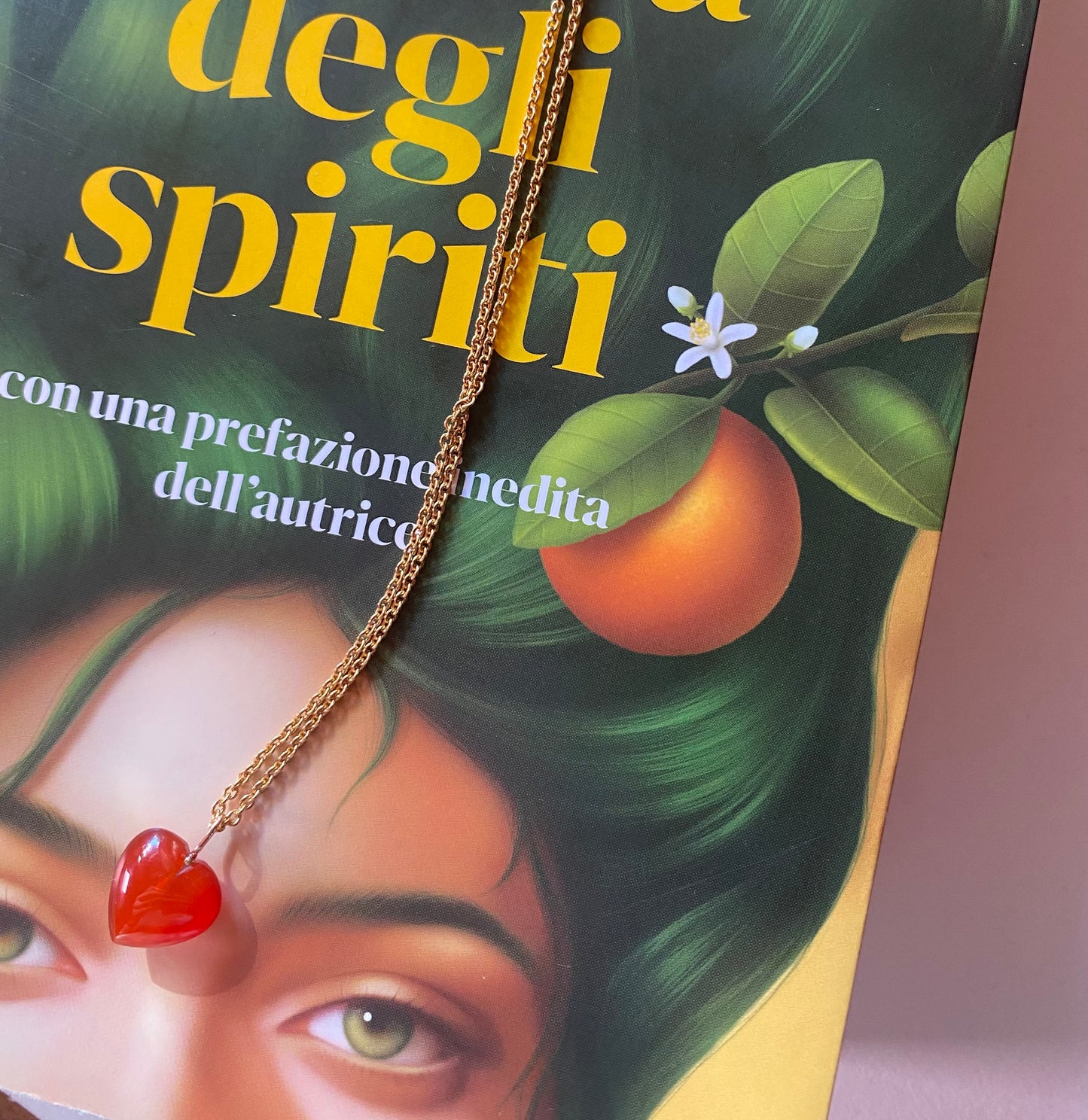 Collana dorata con cuore in corniola